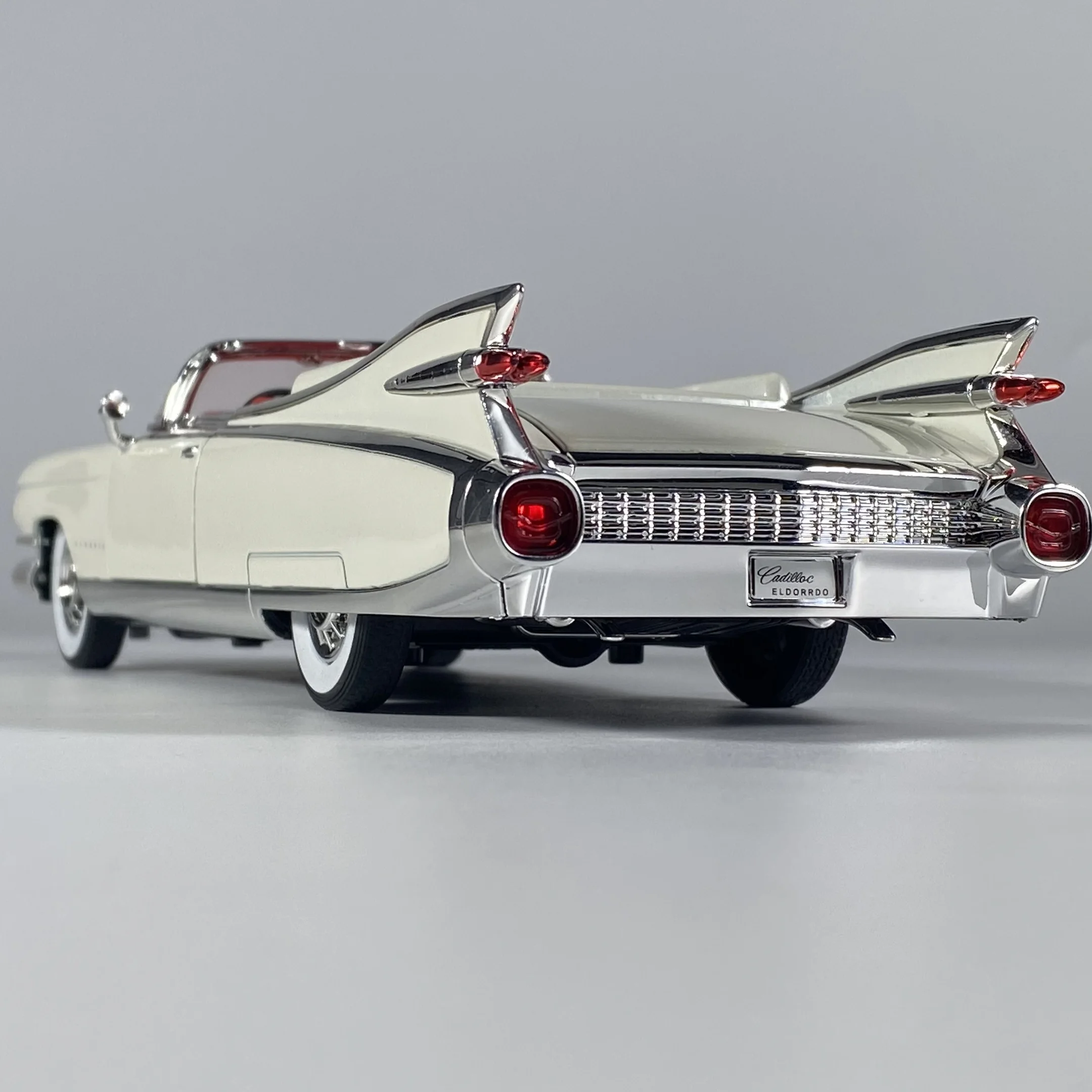 1:24 Cadillac Eldorado Biarritz 1959 Series 62 Alloy Diecast