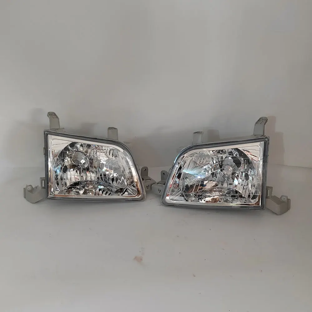 A Pair Car Headlights 81110-28230 81150-28230 For Toyota