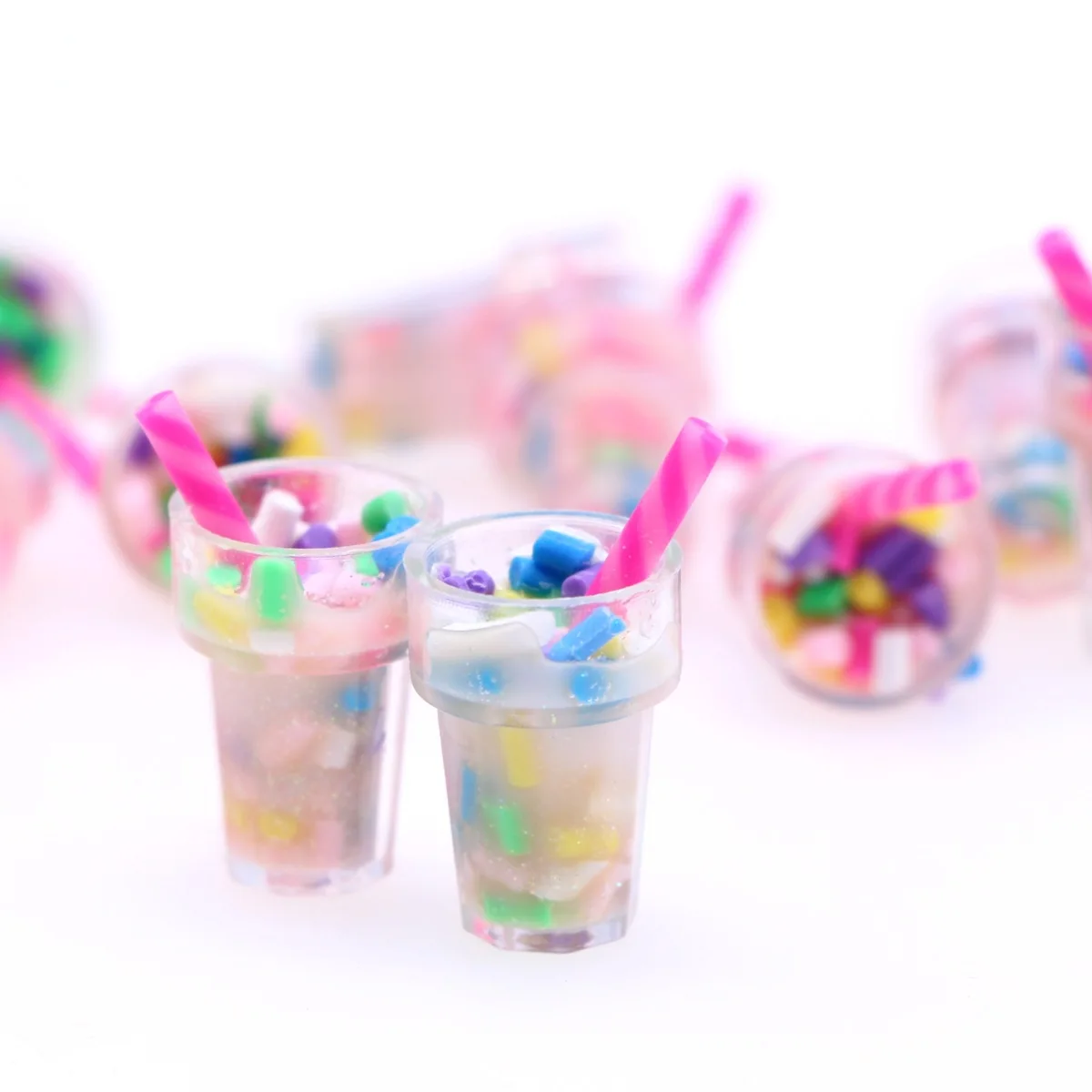 Рисунок 4 - Миниатюрные чашки для молока и