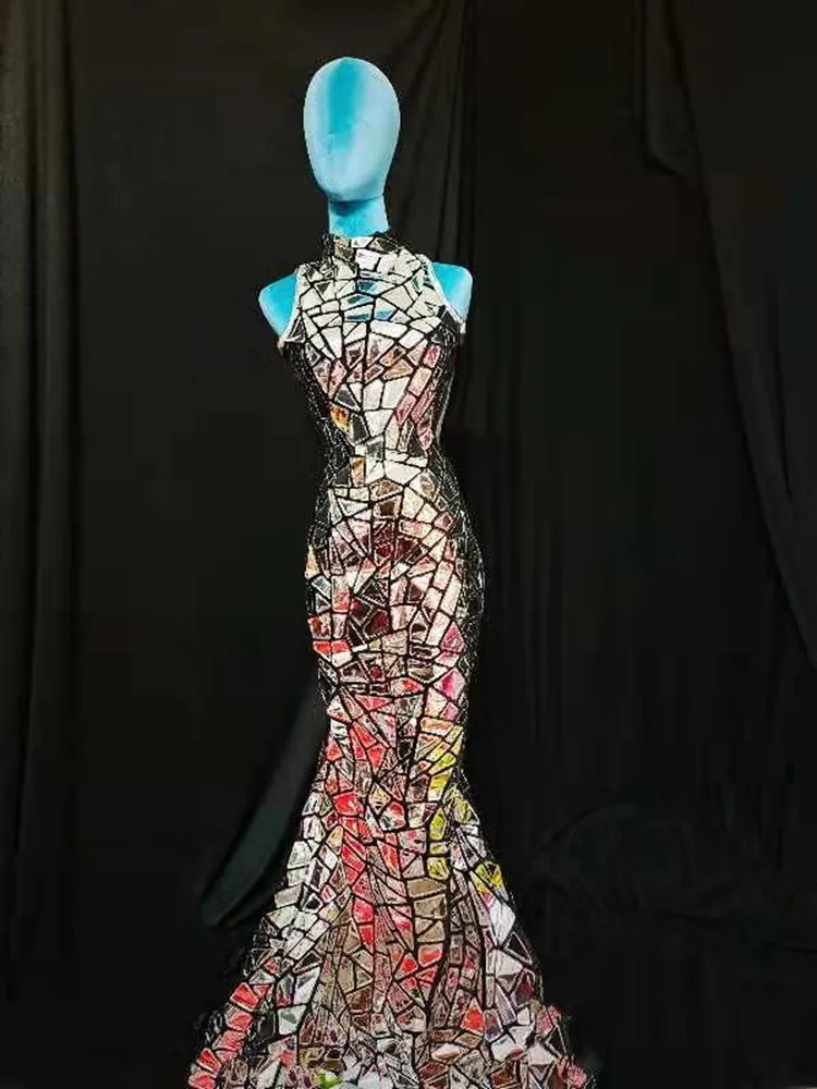 

Женское длинное серебристое платье до пола, с блестками