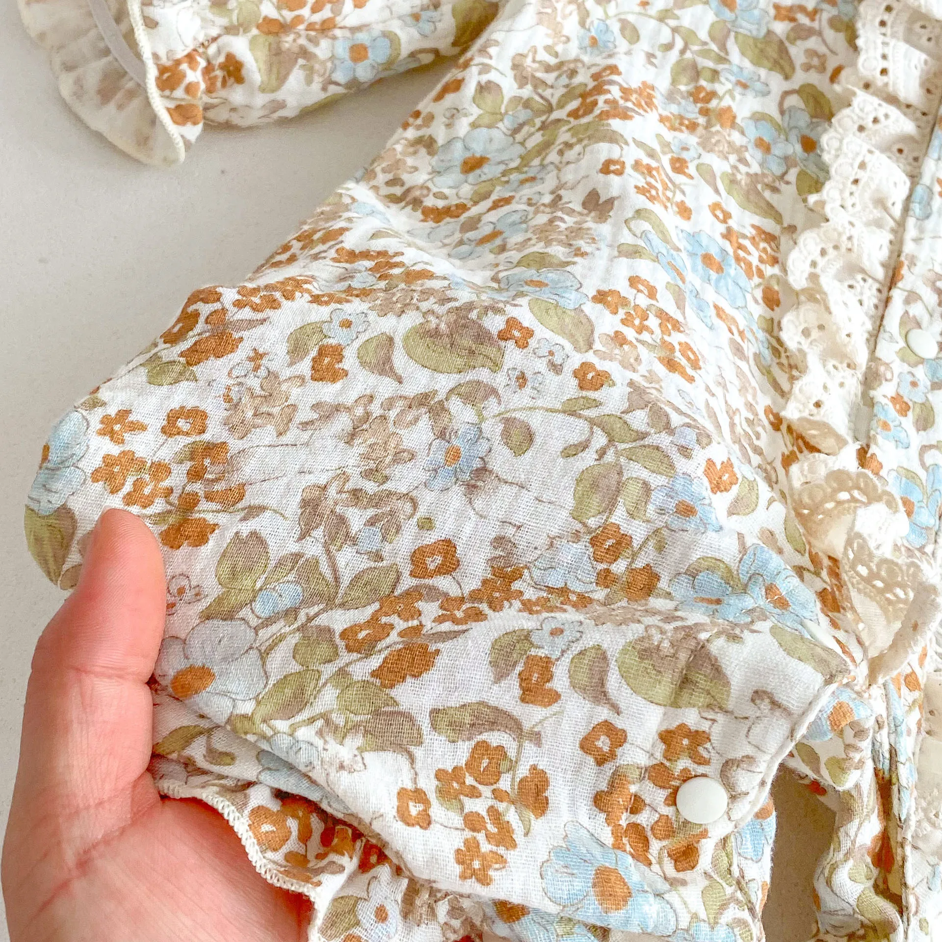 Floral Print Baby Mädchen Strampler Rundhals Casual Neugeborene Mädchen Overall Retro Herbst Mode Spitze Spleißen Toddle Kleidung – Detail 14
