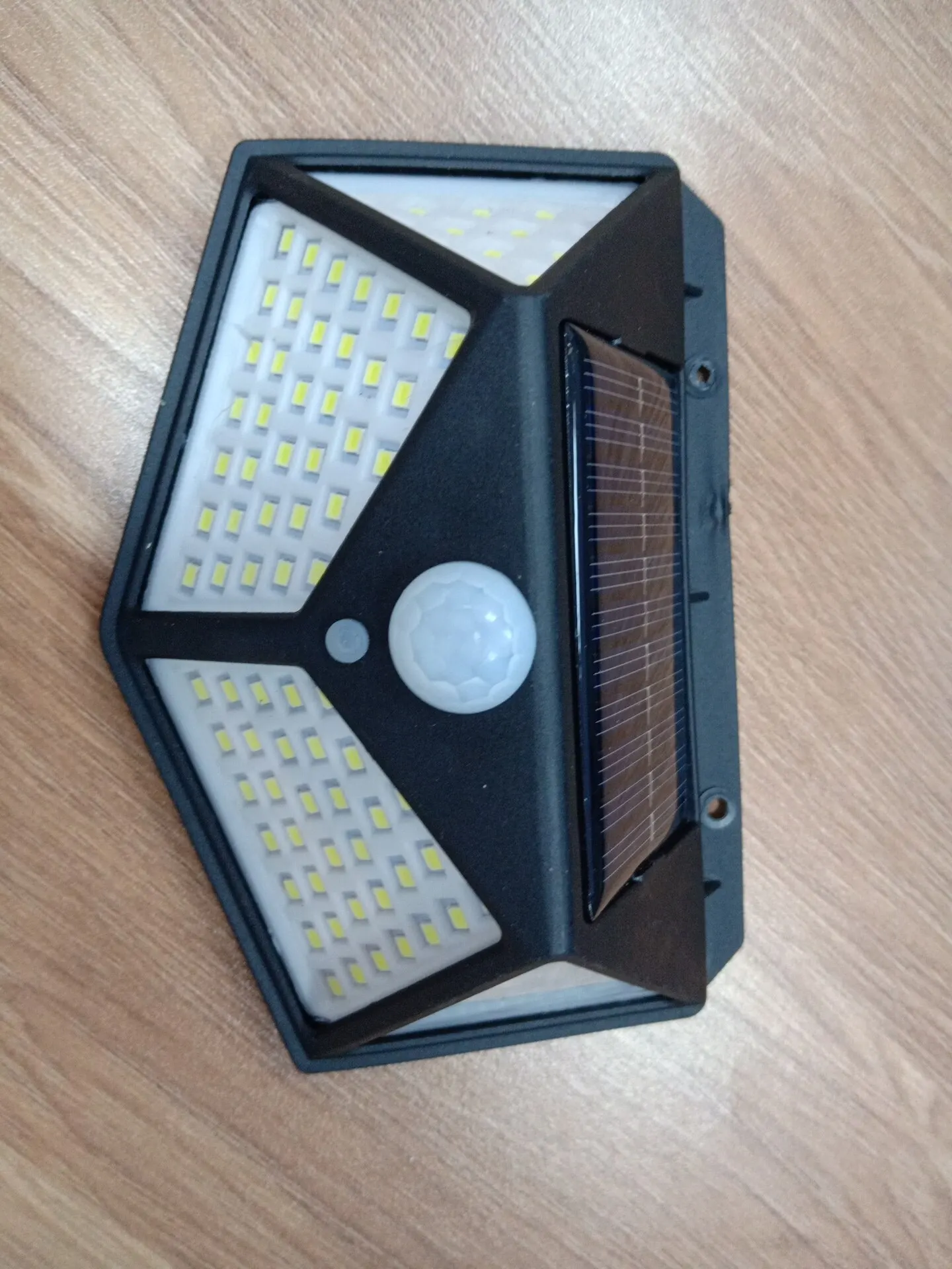 100 LED
