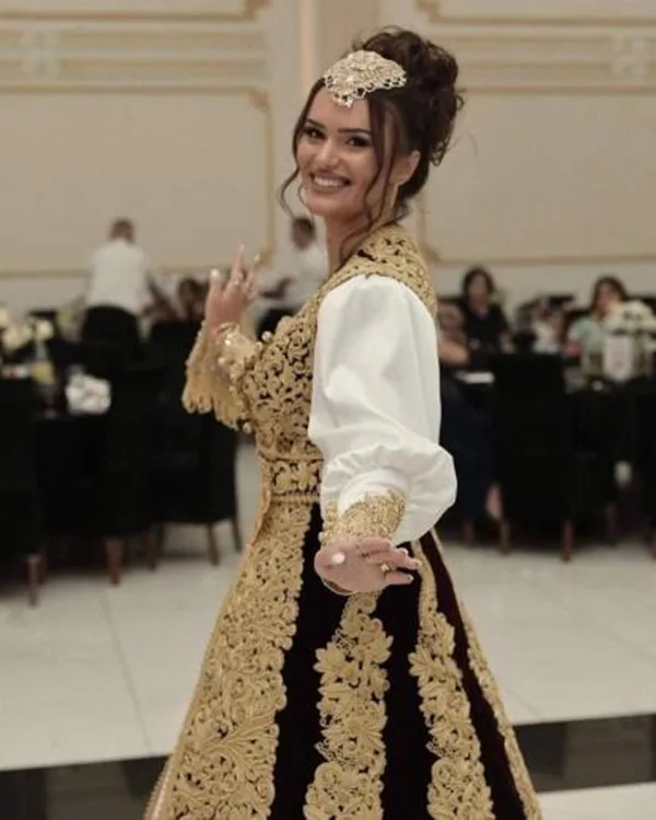 Traditional Kosovo Albanian Prom Dresses Black Jacket Two Pieces Long Sleeve Robes Gold Applique Evening Gown customsized
