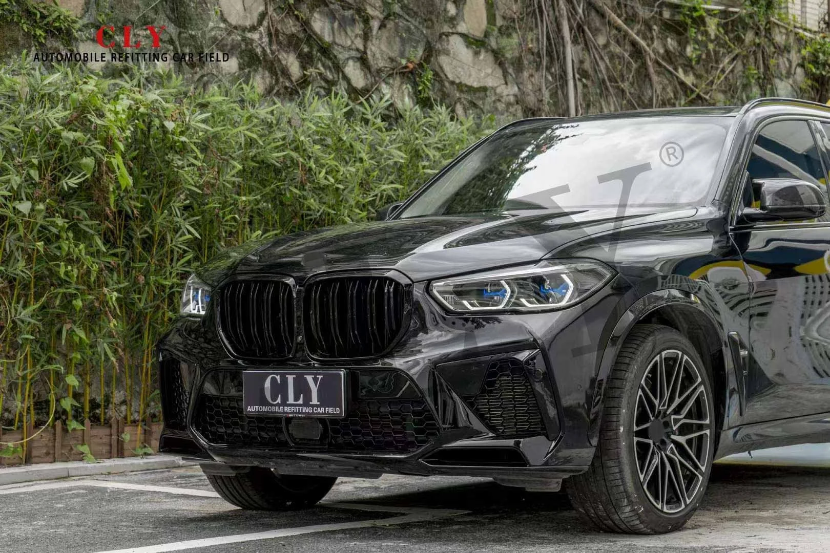 Рисунок 4 - Оригинальные автомобильные бамперы для X5 G05 X5M
