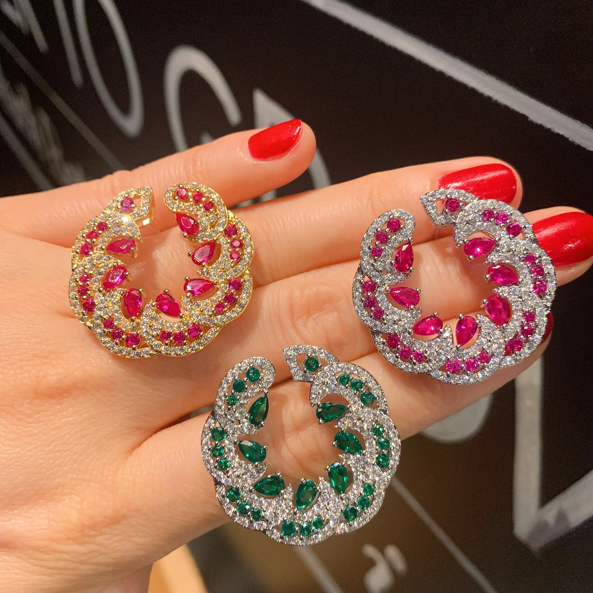 2022 New Vintage 925 Sterling Silver Emerald Ruby Green Crystal Flower Sector Party Stud Orecchini Donna Gioielli Regalo Lussuoso