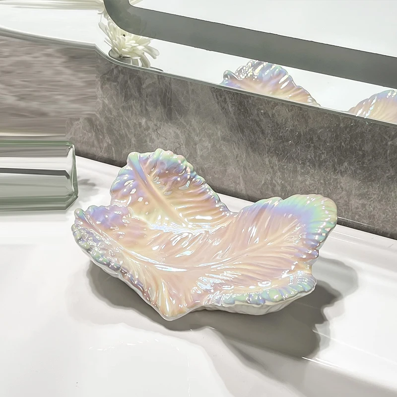 Creative Ceramic Draining Soap Box, Light luxury  Feather Shaped Soap Dishes, Hotel Bathroom Kitchen Supplies, Storage Rack, 1Pc