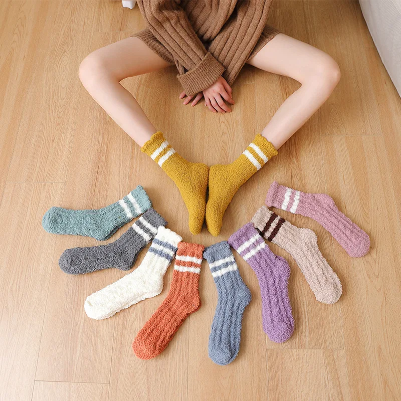 

5 Pairs High Quality Women's Coral Velvet Socks Thickened For Warmth And Comfortable In Autumn And Winter Striped Floor Socks