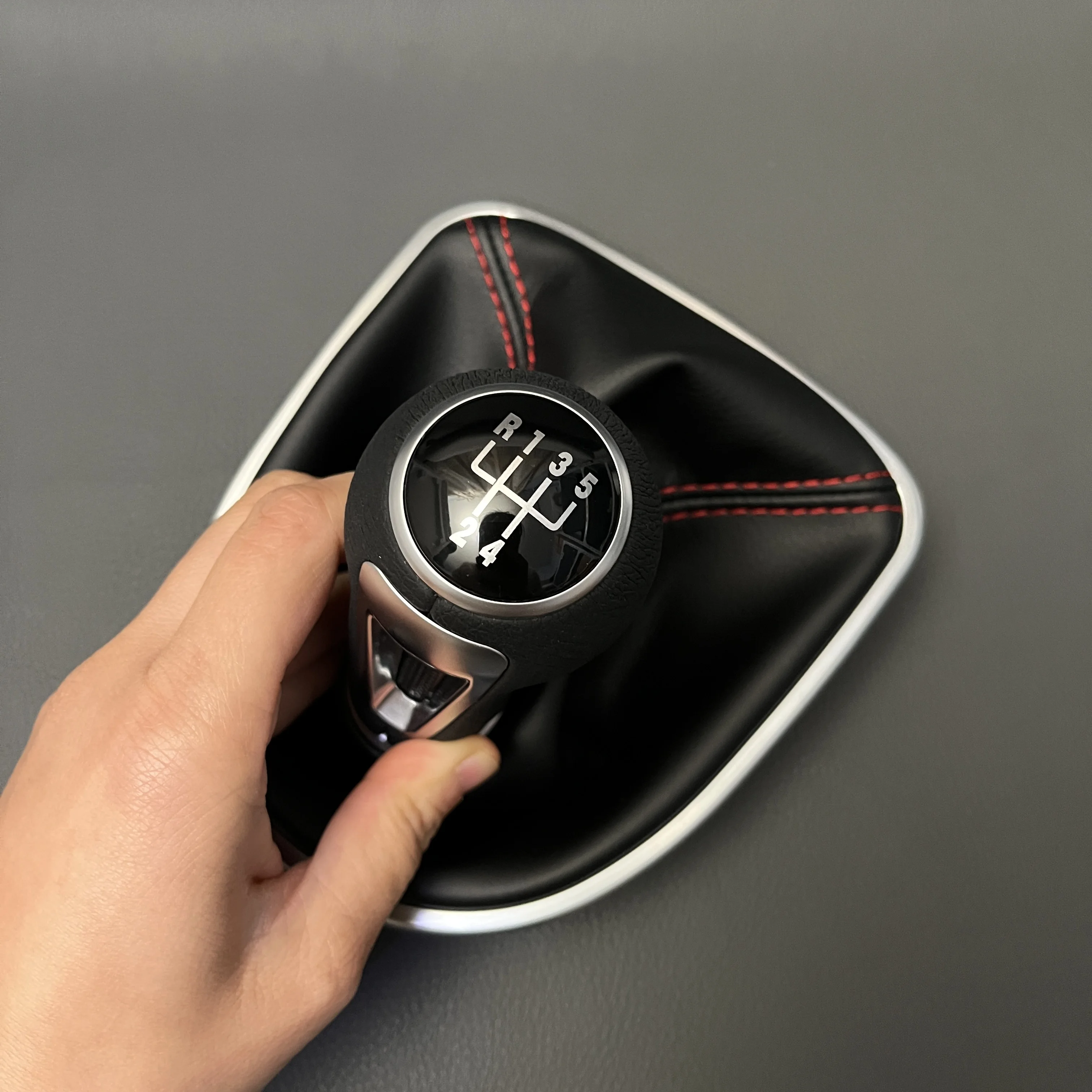 5 6-Gang-Schaltknauf für Seat Leon II Toledo III Altea XL 2005–2012 Schalthebel Stick PU-Leder Gamasche Kofferraumabdeckung