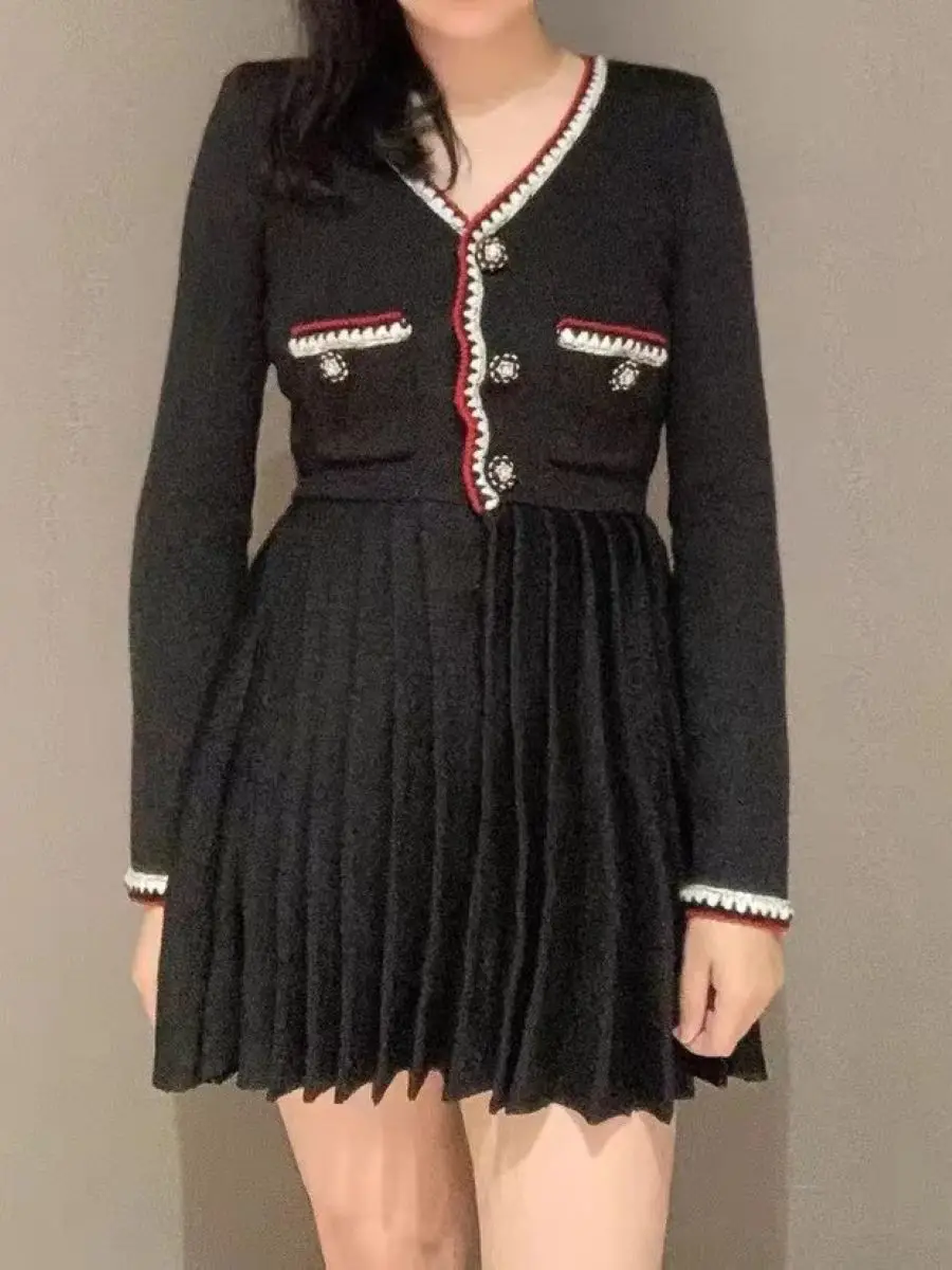 

Women Contrast Edge V-Neck Long Sleeve Rhinestone Buttons Pleated Slim Mini Dress