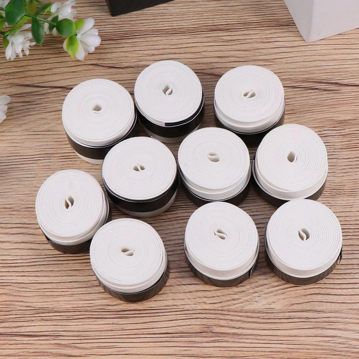 

Белая лента для ракетки для тенниса: впитывает влагу