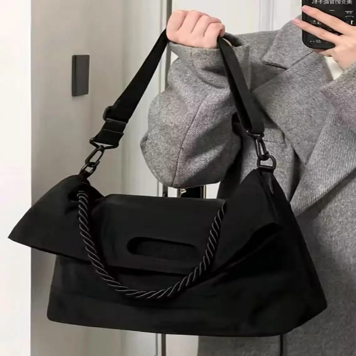 

High Capacity Student Bag for Women 2023 New Nylon Crossbody Bag with Advanced Versatile Postman Bag Commuter Tote Bag