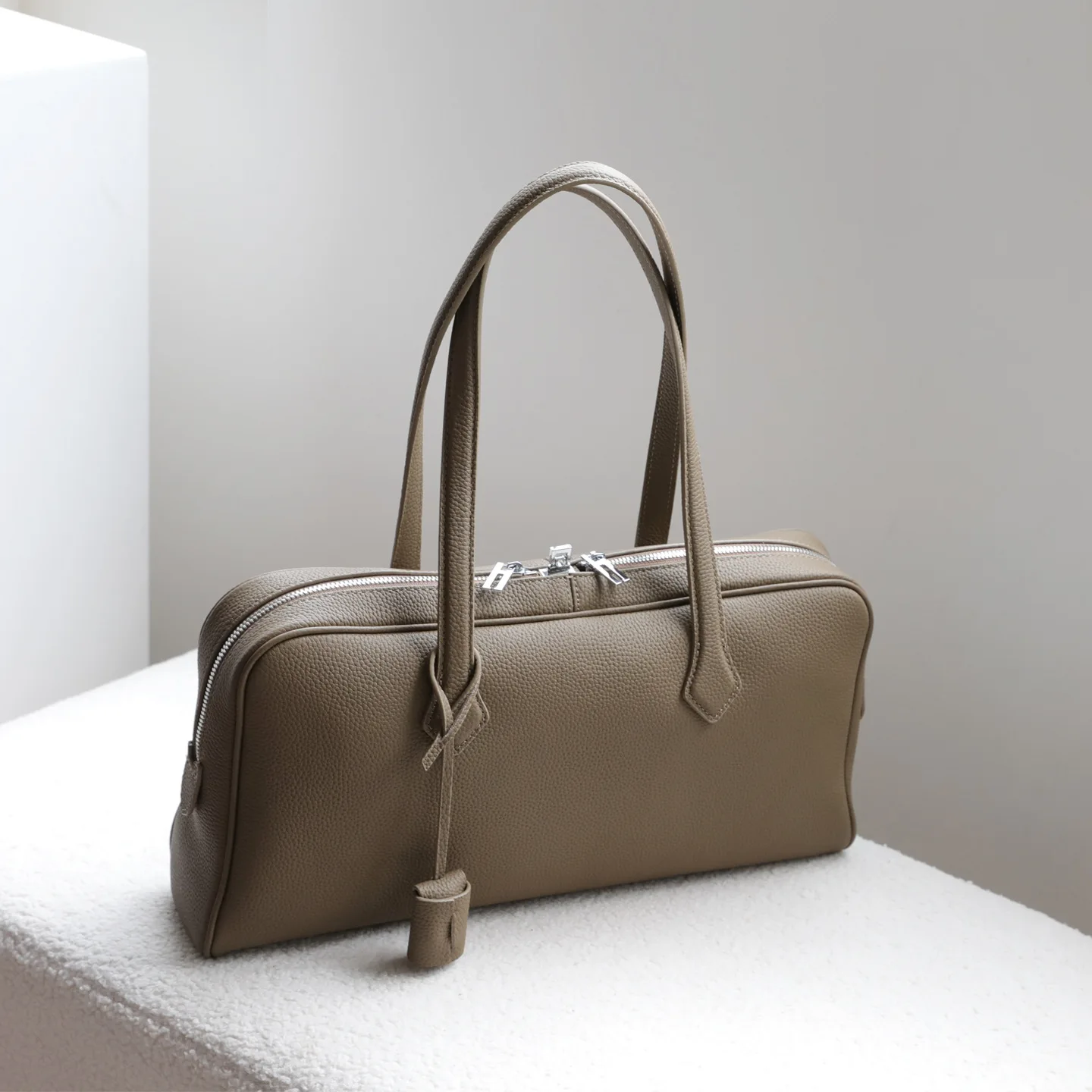 Top Layer Cowhide Leather Boston Bowling Bag Large Capacity Women's Tote Genuine Leather Underarm Bag Urban Minimalist Style