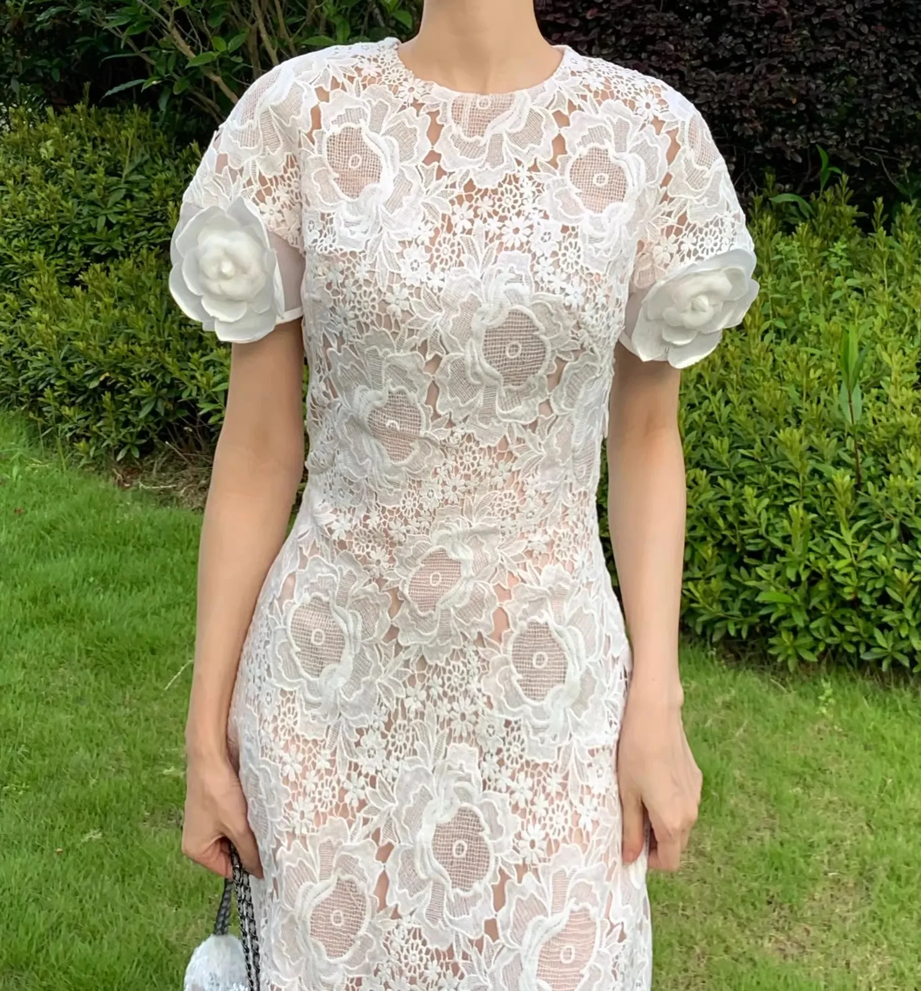 

Женское кружевное платье с круглым вырезом, коротким рукавом и цветочной вышивкой