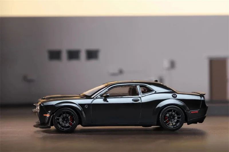 Haltung Jäger 1:64 Dodge srt hellcat begrenzt 699 Diecast Modell auto