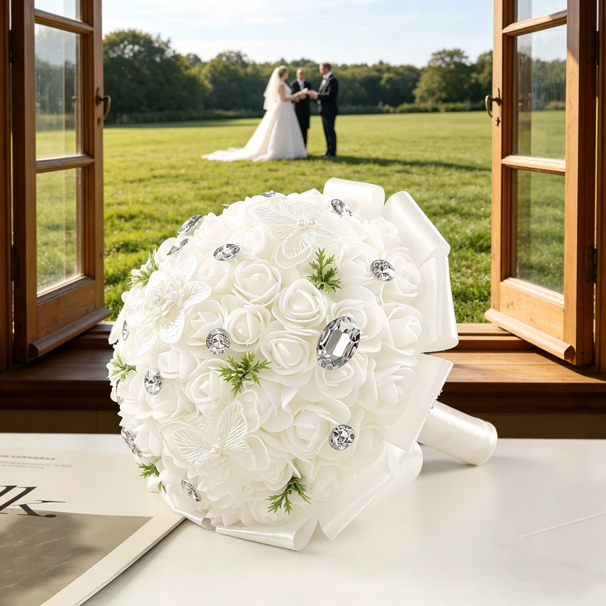Bouquet da Sposa Classico con Rose, Stile Senza Tempo, Versatile per Vari Scenari Nuziali, Essenziale