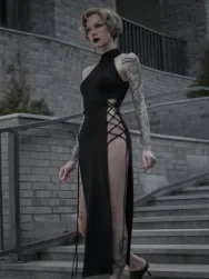 Body sexy in pizzo nero con allacciatura al collo per donna_voghion.com