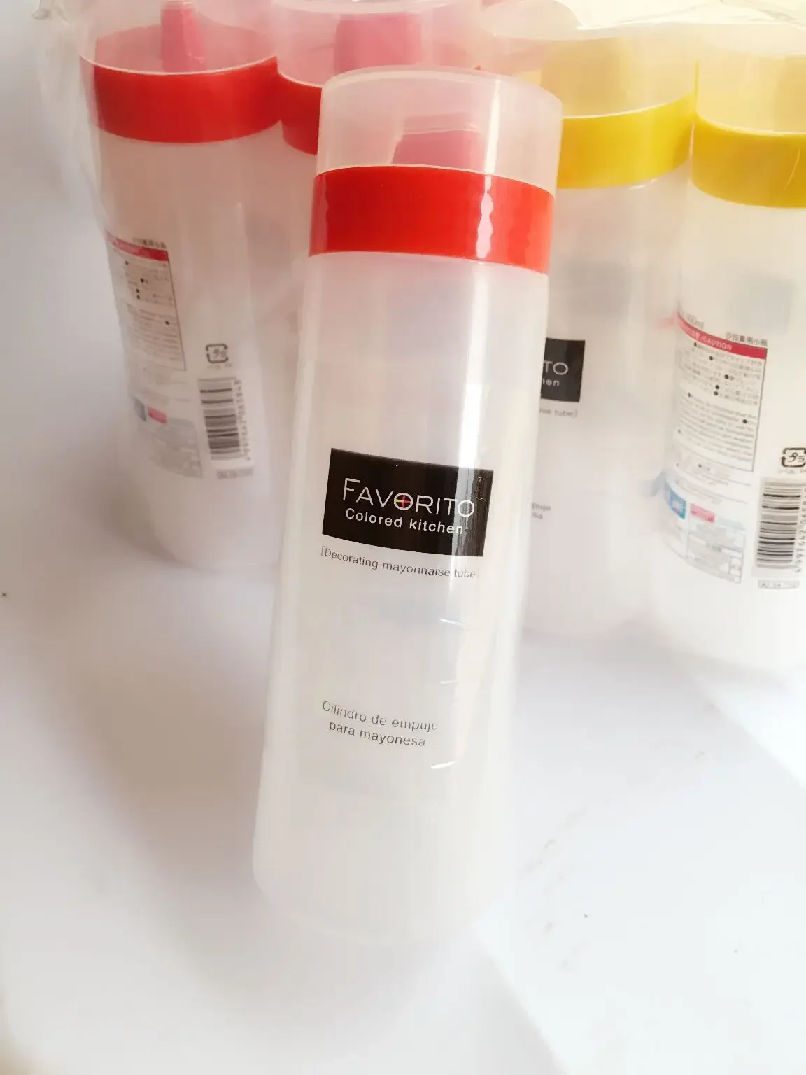 300ml Plastic Spice Squeeze Bottle Sauce Vinegar Oil Salad Ketchup Mustard Dressing Bottle Kitchen Accessories 4 Holes