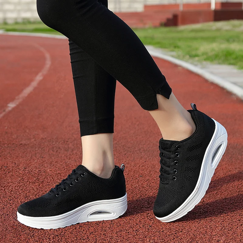 zapatos deportivos con cuña