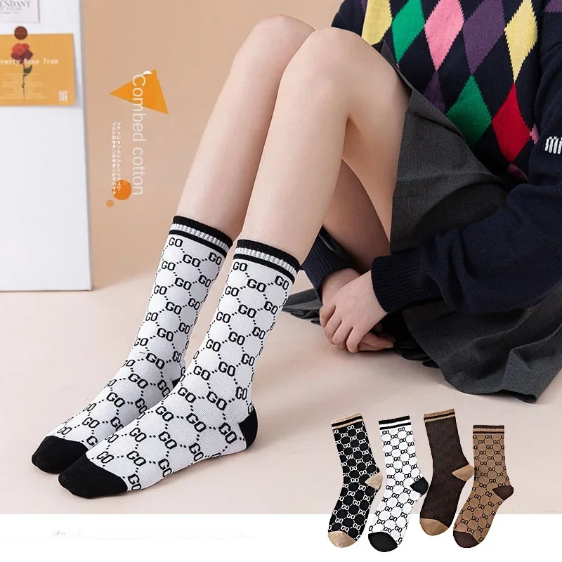 

4PCS Women Socks Thickened to Absorb Sweat British Style Retro European American Trend Versatile Mid Length Designer Socks