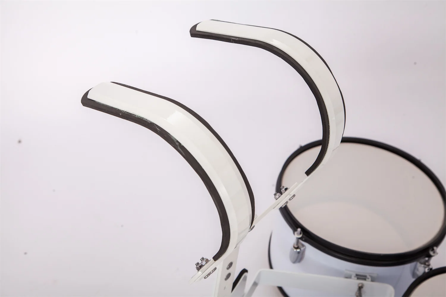 Solid And Durable 5pcs White Junior Student Marching Tom Drum Set With Carrier