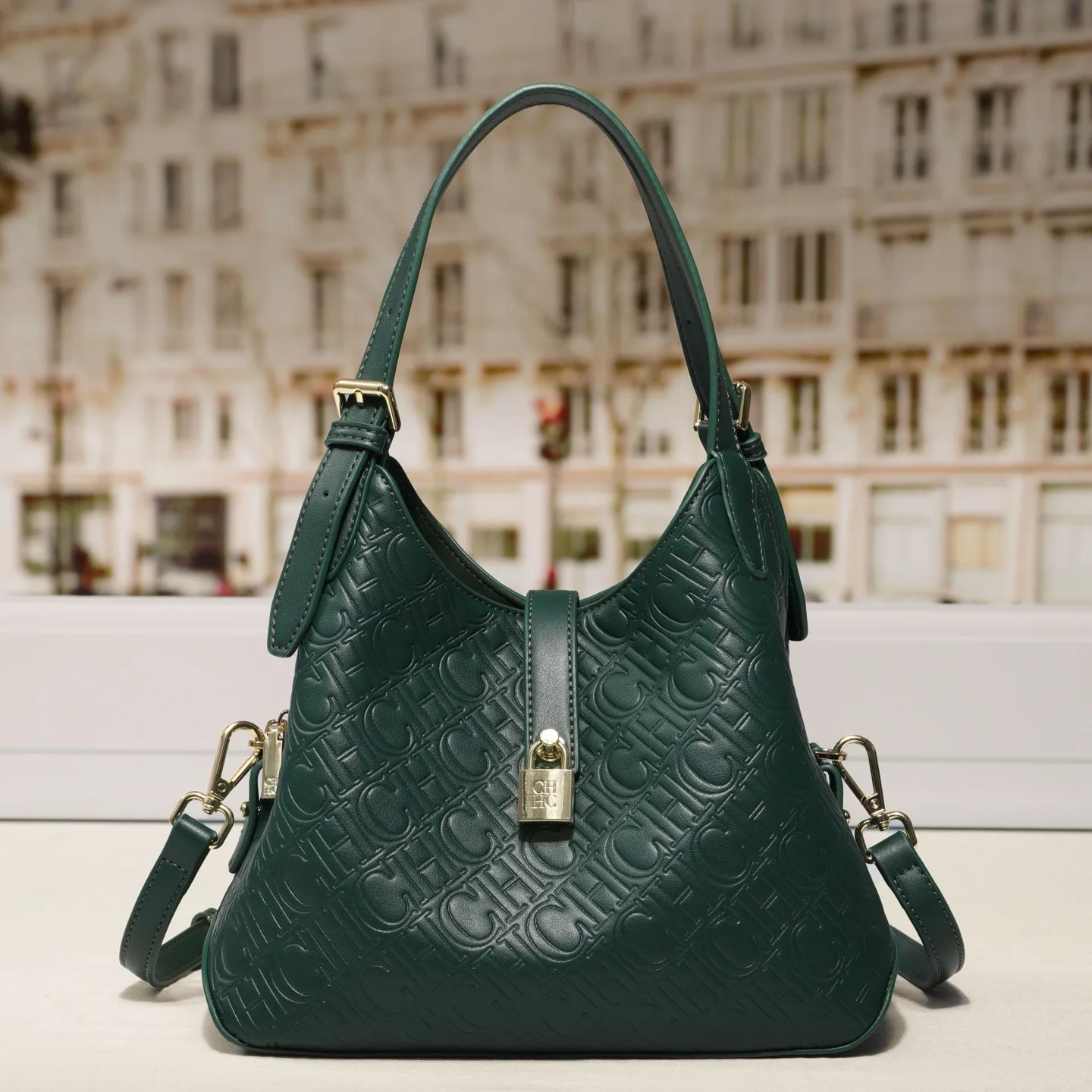 حقيبة يد نسائية جديدة موديل 2025 على الطراز الكلاس...