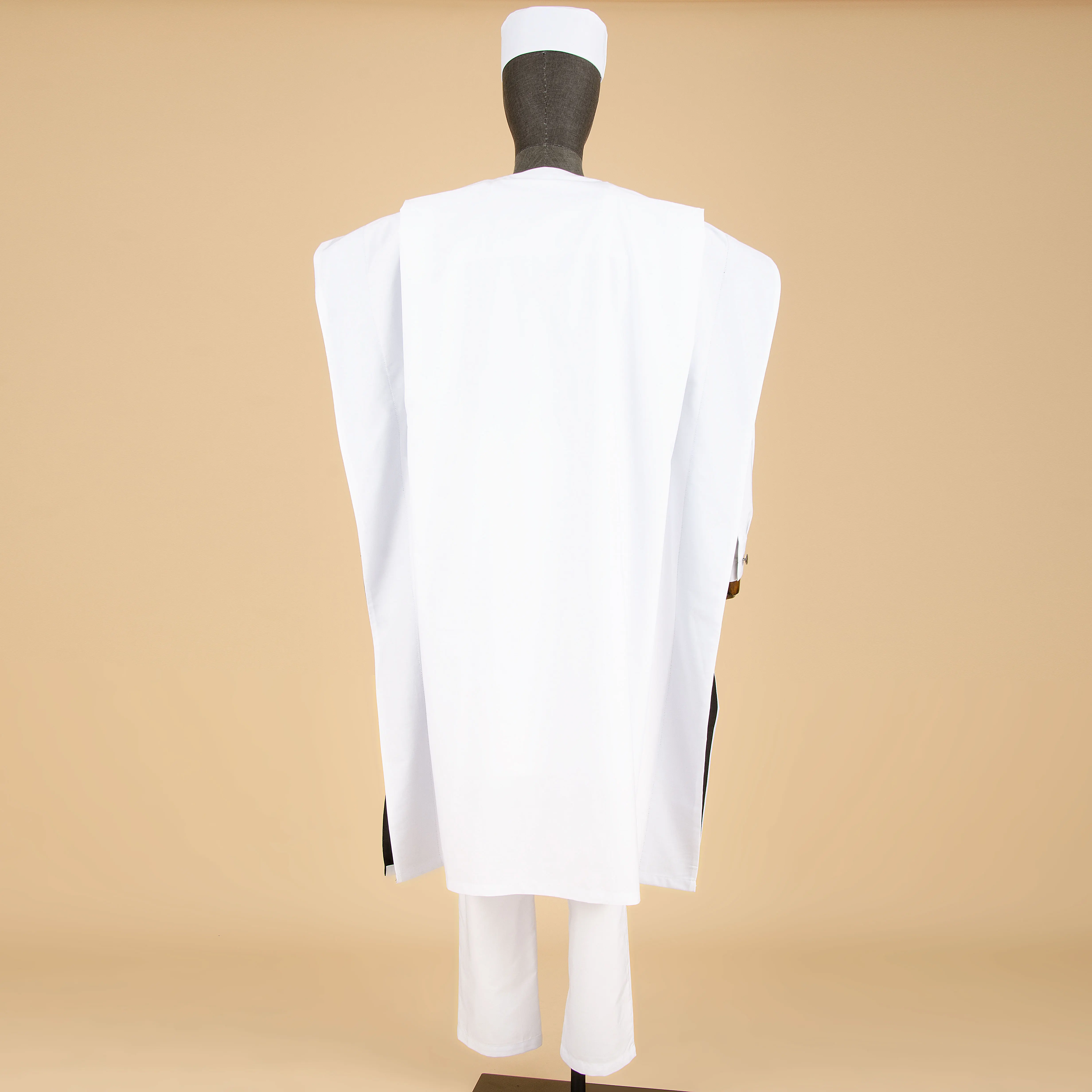 아프리카 남성 의류 Agbada 로브 다시키 셔츠 앙카라 바지 부족 모자 웨딩 이브닝 의상 4 조각 AFRIPRIDE A1816011