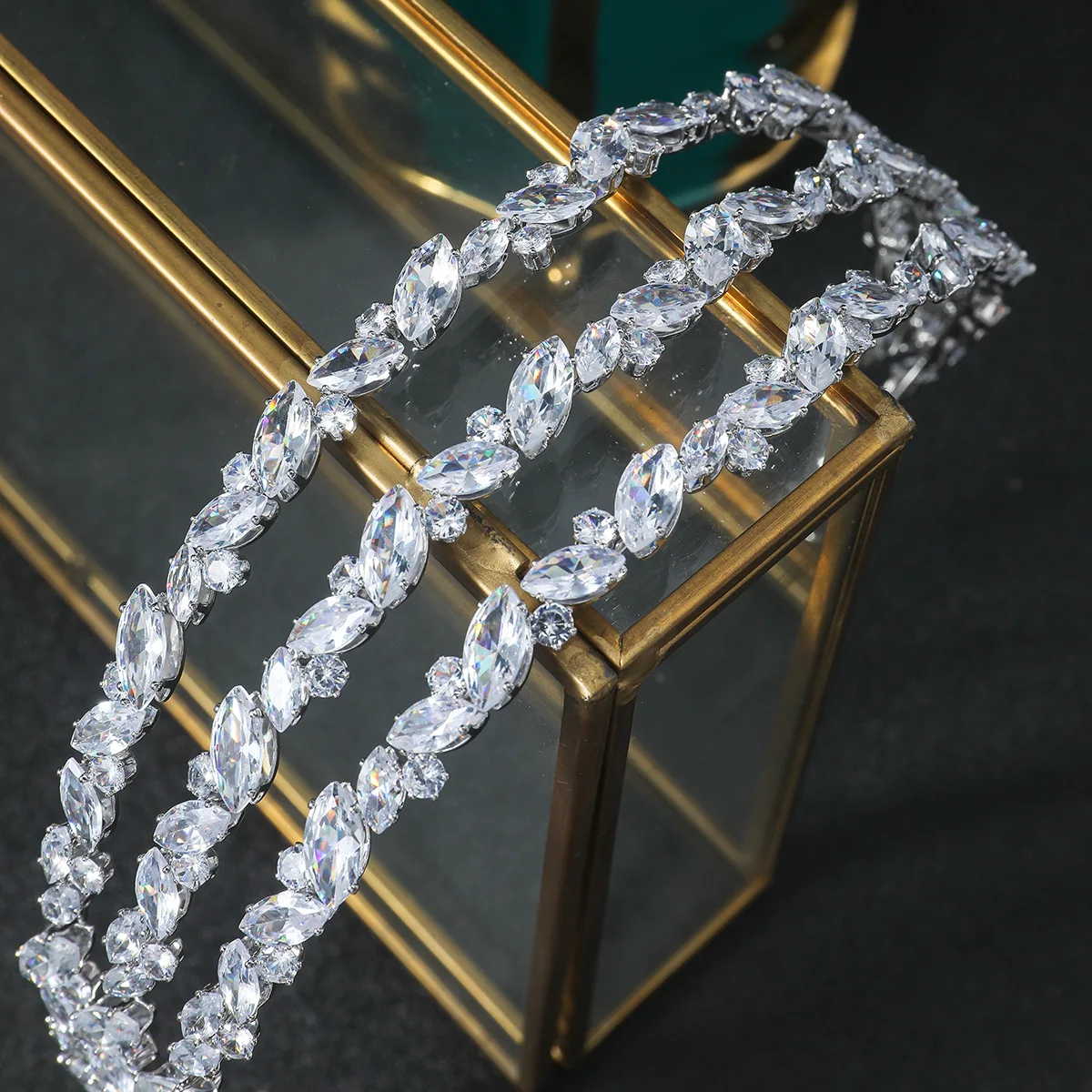 YCDZSWWL 3 Layers Shiny Women Headpieces Bridal Headwear Rhinestone Crown Hair Accessories for Wedding