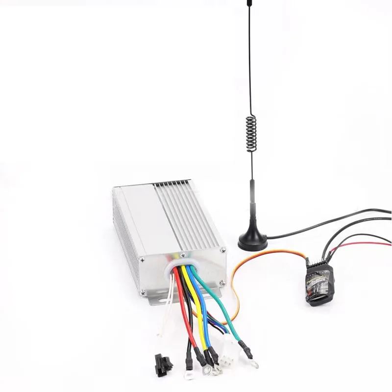 Moteur électrique 48V 500W-1200W pour trottinette, vélo, scooter RC, installé sur un châssis de trottinette électrique