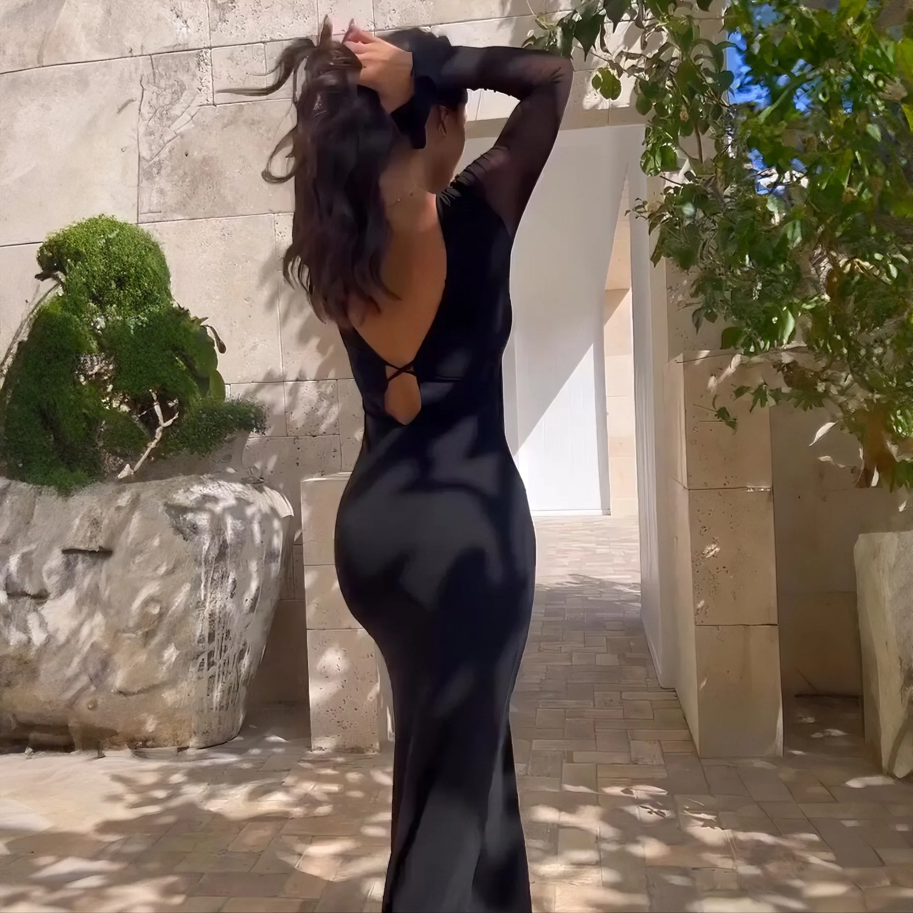 Vestido largo de malla con encaje y aberturas - Elegante vestido de fiesta con escote en V y banda elástica