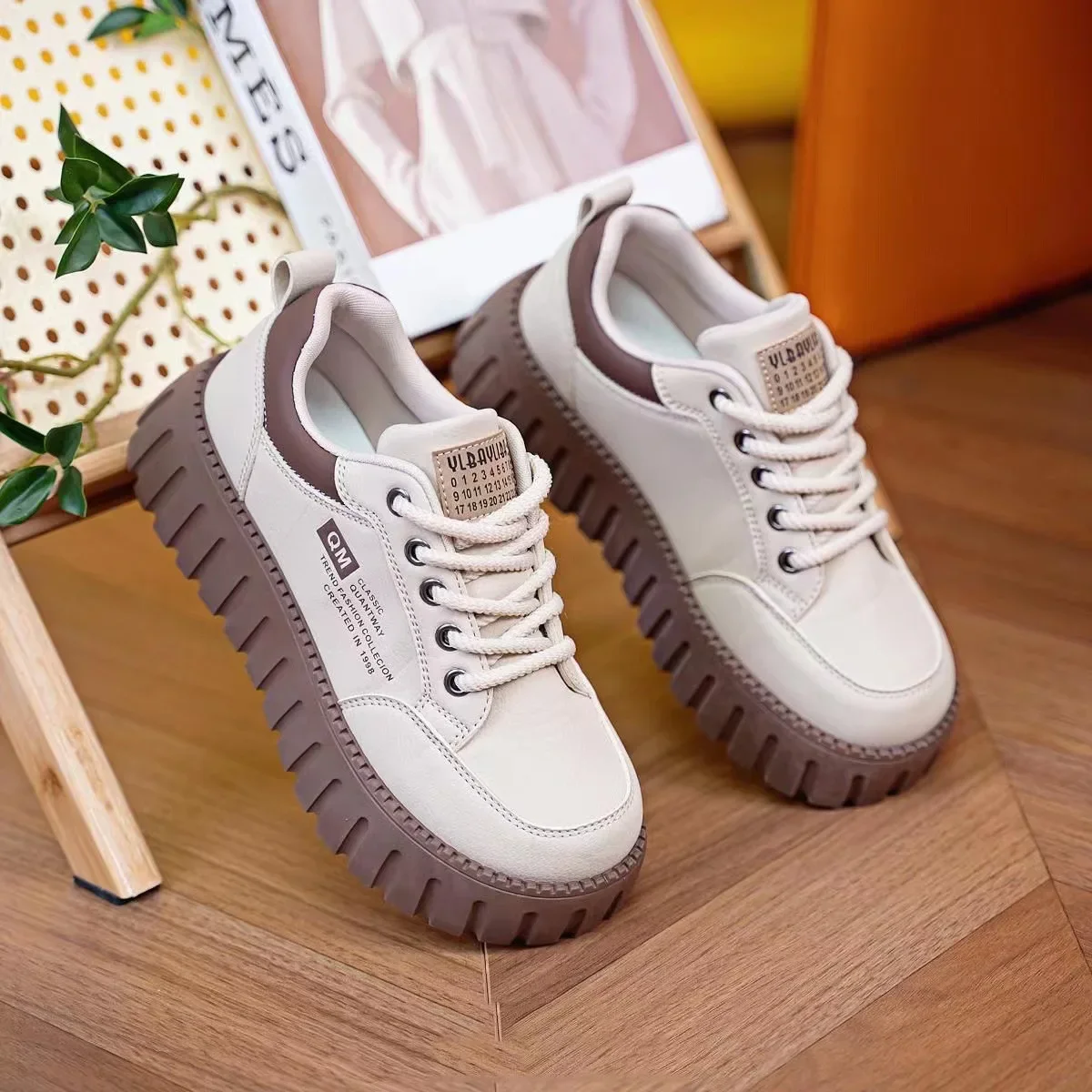 2024 Spring New Soft soled Sports Style Women's Versatile Board Shoes Thick soled Height Increasing Fashionable Casual Shoes 4