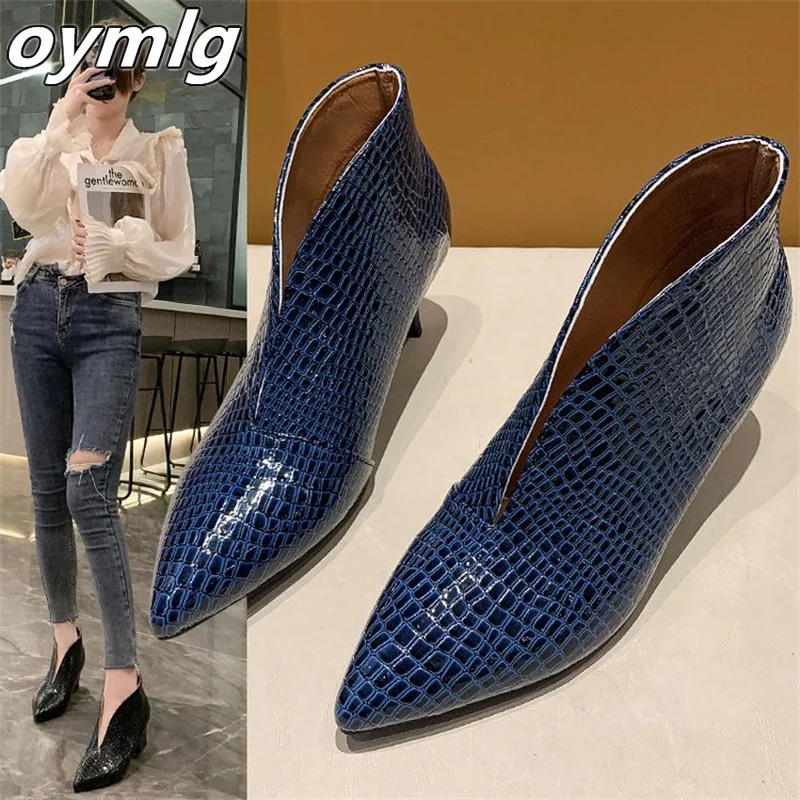 

Pointed toe V-mouth patent leather ankle boots women's stiletto 2022 autumn new snakeskin pattern boots are thin leather boots