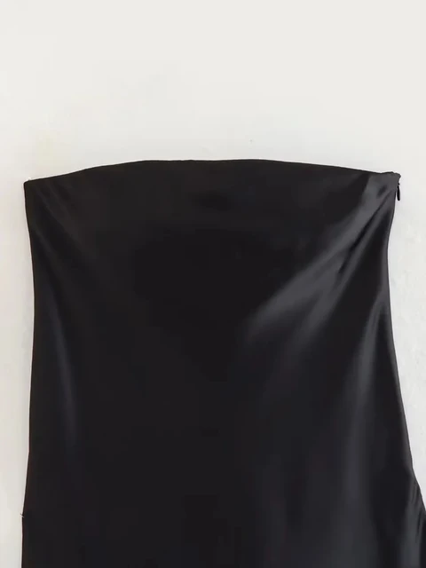 우아함과 감각적 매력의 화신, TRAF 블랙 롱 드레스