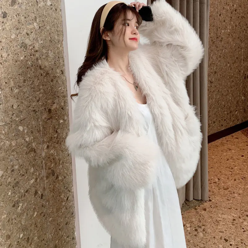 Thickened Warmer V-neck Fluffy Jacket Winter Women Fur Coat Teddy Coat Long Sleeve Pocket White Faux Fur Jacket Luxury Brand