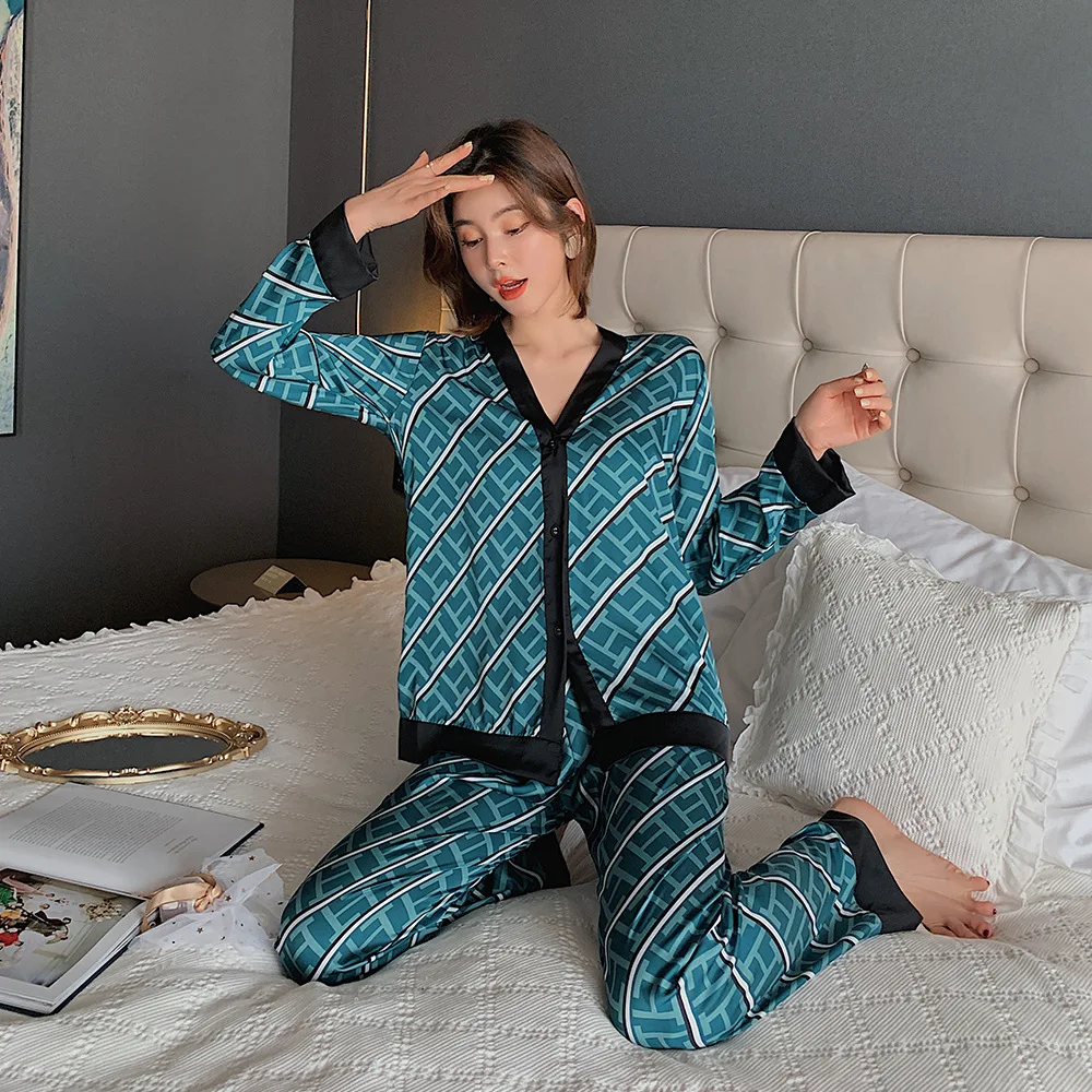 Women's Pajamas Set V Neck Design Luxury Cross Letter Print Sleepwear Silk Like Home Clothes Large Size Nightwearr Female Suit