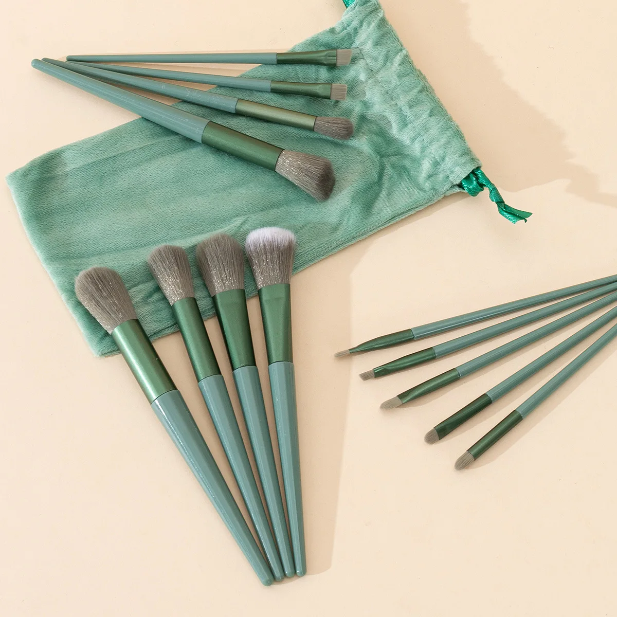 Zestaw Pędzli do Makijażu Miękkie Puszyste Profesjonalne Kosmetyczne Podkład Puder Cień do Powiek Kabuki Blendowanie Pędzle do Makijażu Narzędzia Kosmetyczne