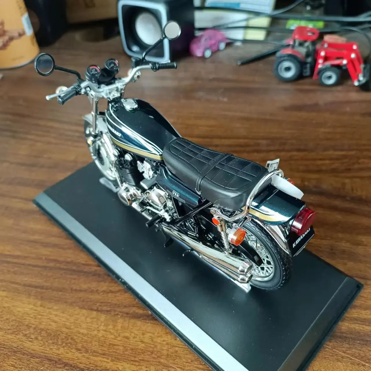 アオシマ 1/12 完成品 z2 イエロータイガー Amazon.co.jp: スカイネット 1/12 完成品バイク KAWASAKI 750RS (Z2