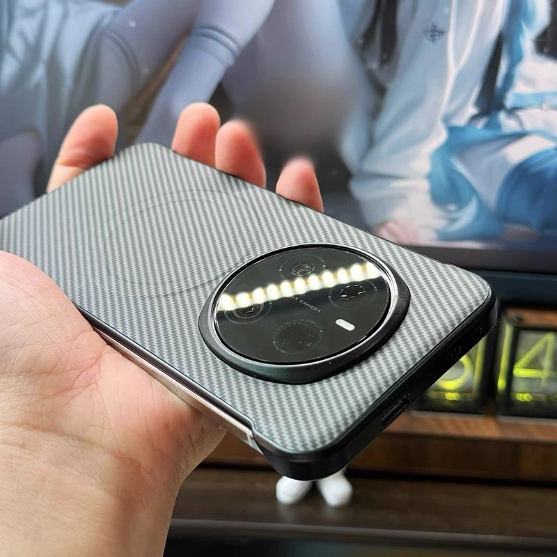 Ultra-Thin Borderless Magnetic Striped Case - Stylish Protective Shell