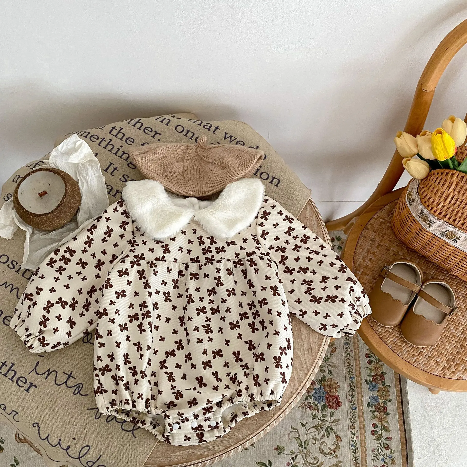 

MiniAinis Autumn Wintwer New Baby Plush Thickening Romper Girls Clover Printed Wool Collar Long Sleeve Jumpsuit Girl Clothes