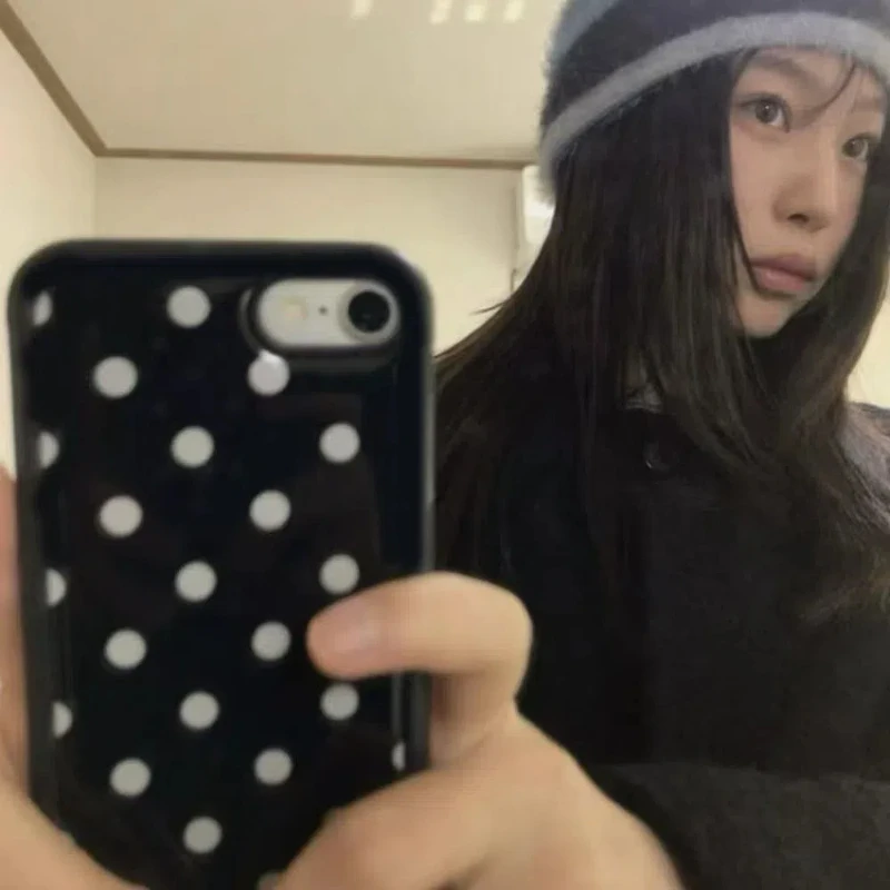 Korean Ins Style Retro White Polka Dot Mobile Phone Case Suitable for IPhone16 15 14 13 Soft Shell Suitable for 12 11 Pro Max