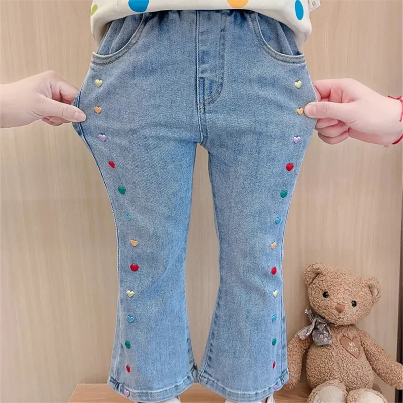 

Sweet Style Love Embroidery Girls Jeans Baby Girl Slim Fit Versatile Flared Pants Children's Spring Autumn Fashion Trousers