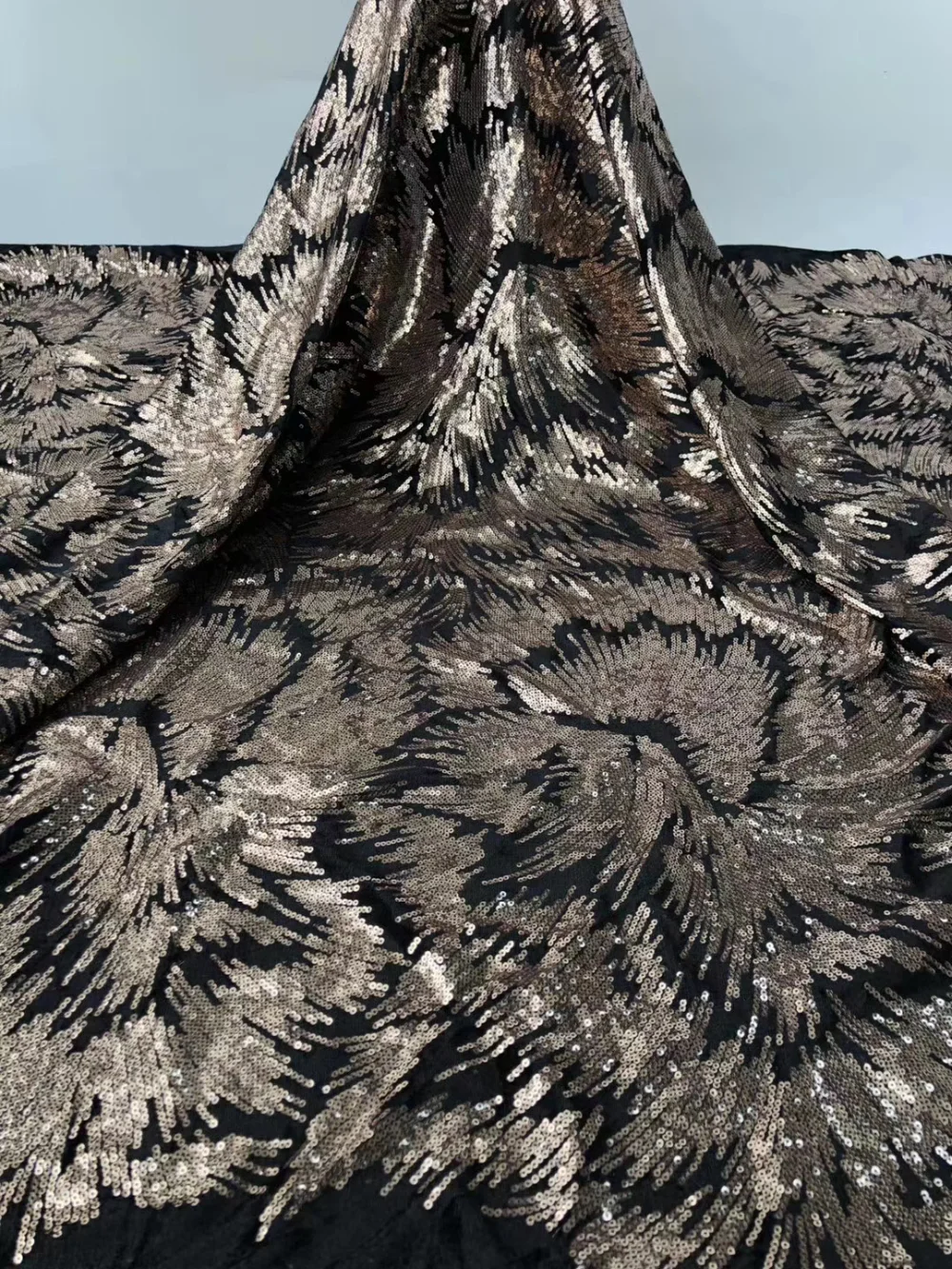 

African Velvet Lace Fabric 2022 High Quality Shiny Luxury Sequins 5 Yards Lace Swiss Tradition For Wedding Prom Dress Sewing