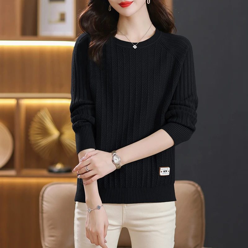 Long sleeved knitted top for women's 2023 new autumn/winter inner layer sweater, early autumn thick mother's outfit bottom shirt