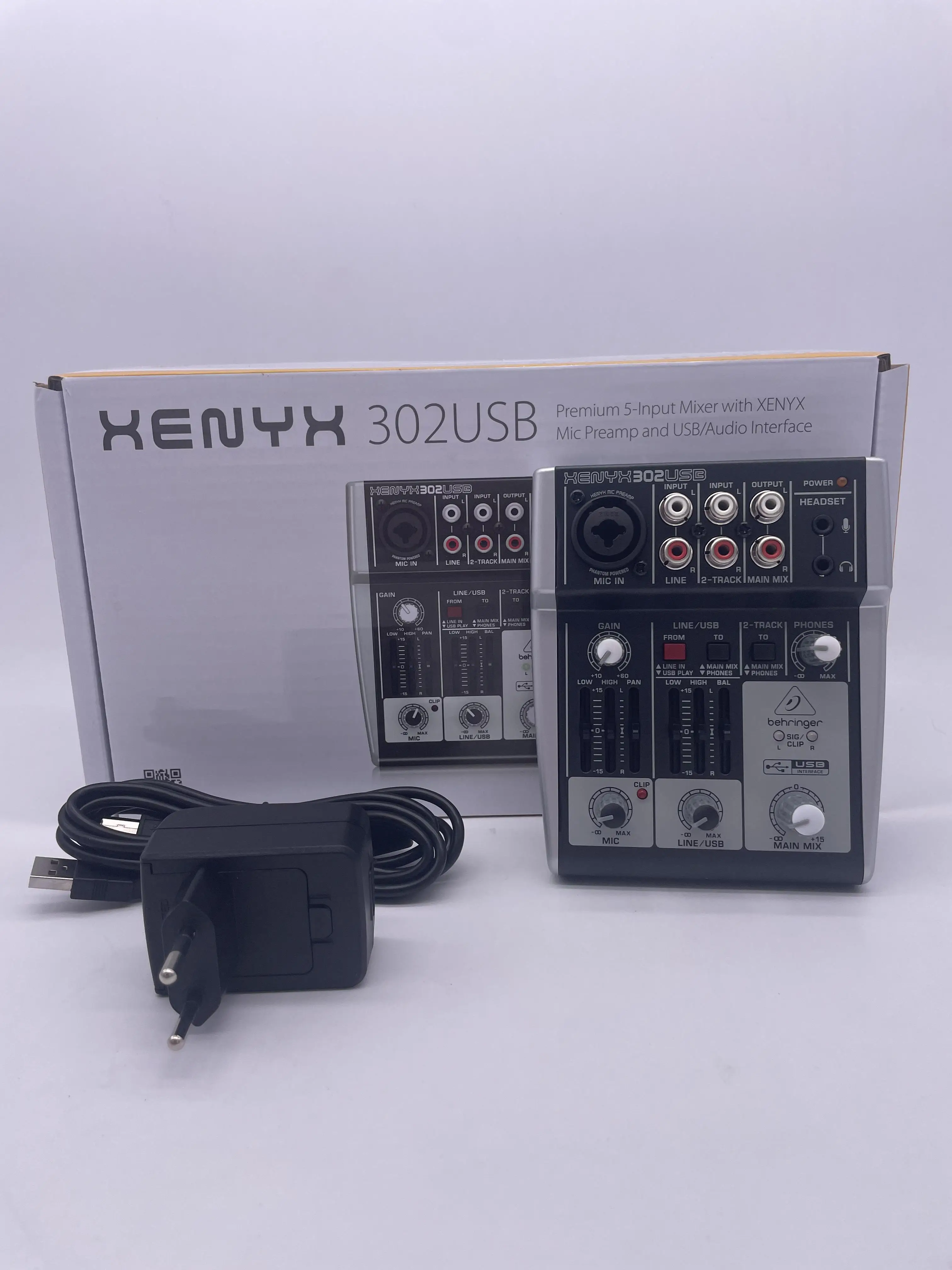 Behringer XENYX 302USB Premium 5-Input Mixer with Mic Preamp and USB/Audio  Interface