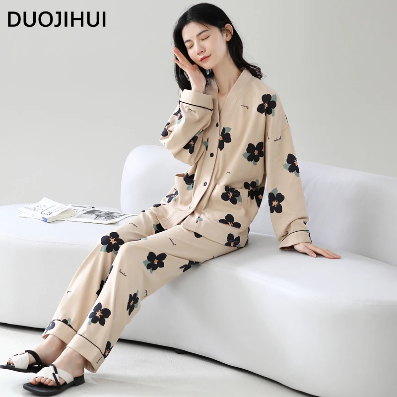 

DUOJIHUI Fashion Floral Print Loose Female Pajamas Set Autumn New Classic Pocket Basic Simple Soft Casual Home Pajamas for Women