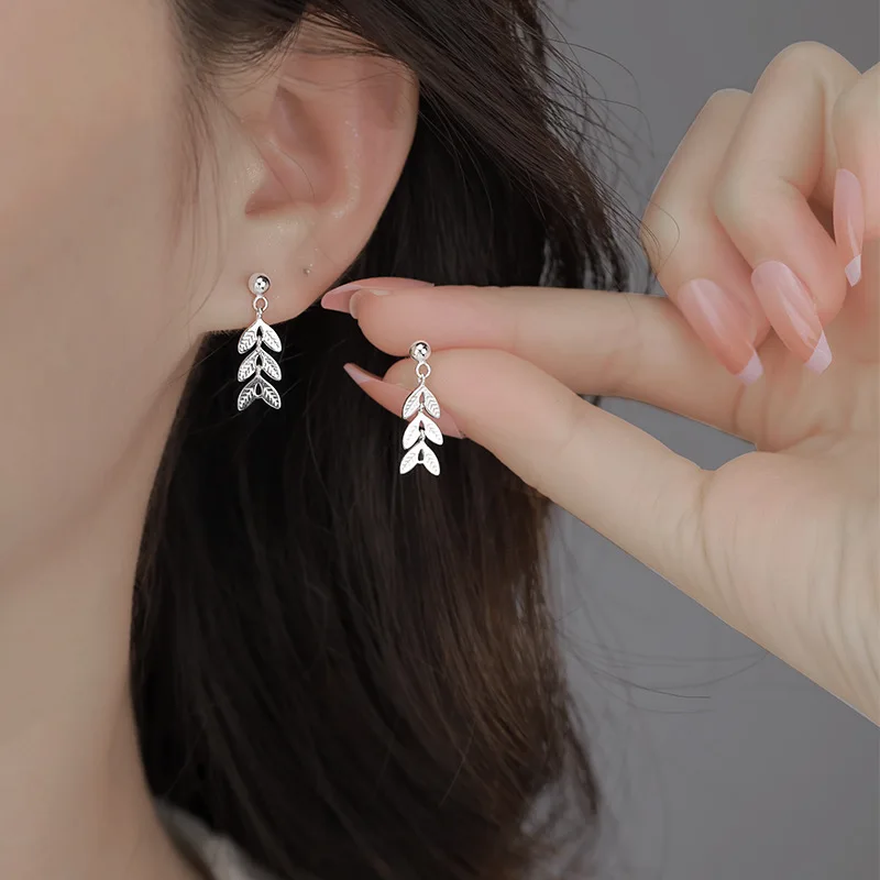 Рисунок 2 - Женские серьги-гвоздики из серебра 925 пробы