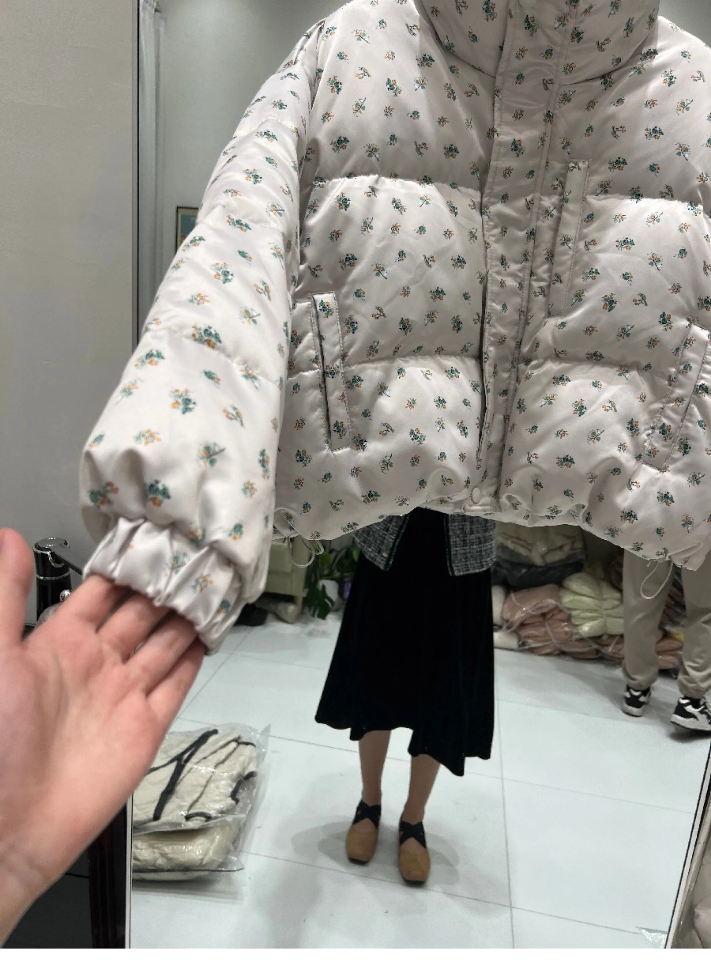 Korean Style Women's Stand-up Collar Down Jacket 2023 Winter New woman Digital Printing Satin Floral Short White Duck Down Coats