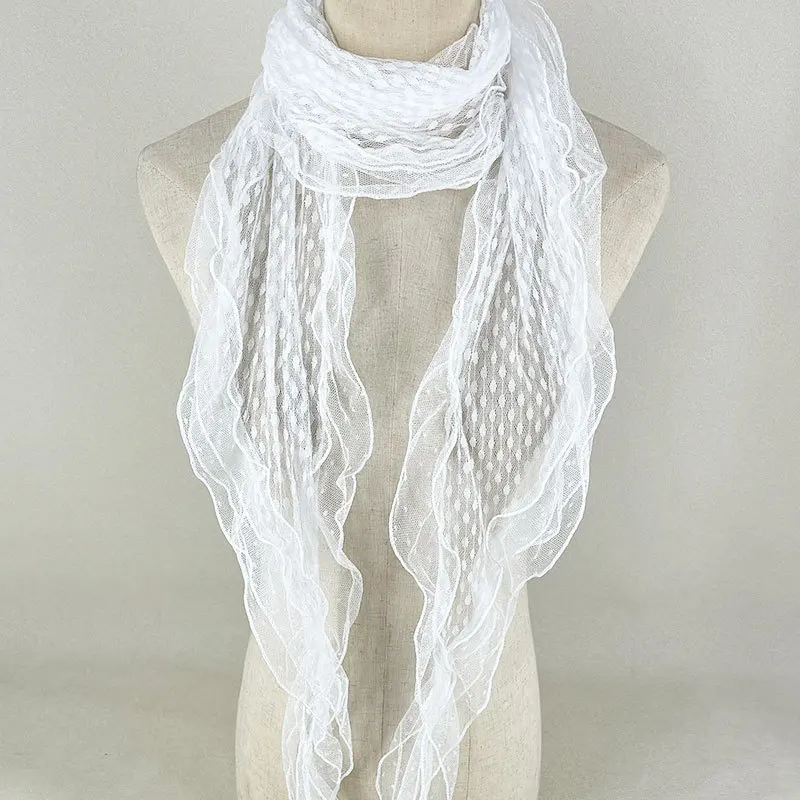 Wave shadow ruffle trim white