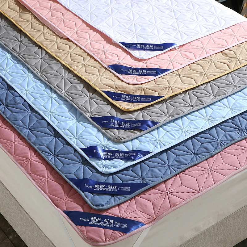 Waterproof Bedspread On The Bed King Size Bed Cover Quilted Mattress Pad Washable Mattress Protector For Pet Dog Linen mattress cover,printed bedspread,velvet bed cover