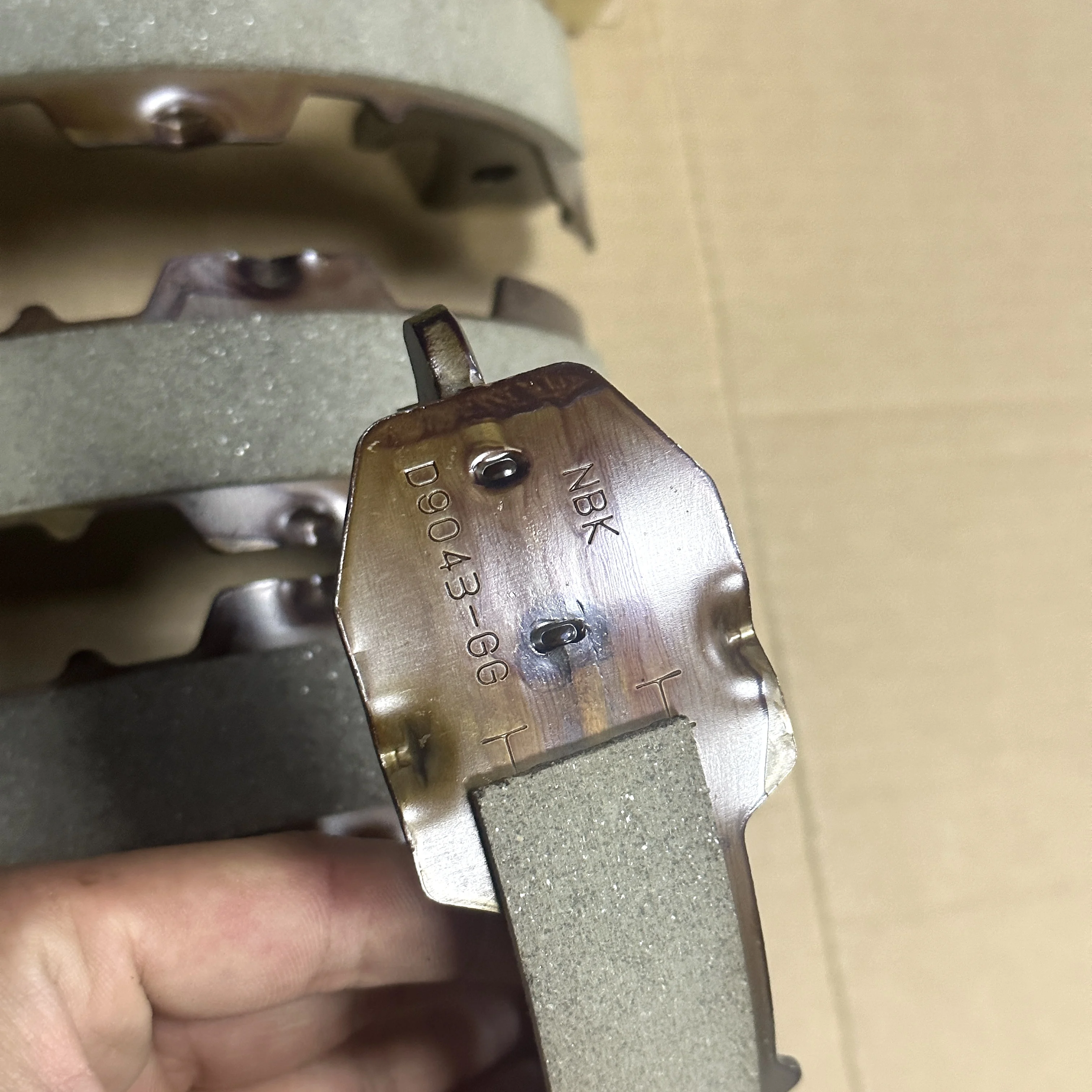New Genuine Parking With Handbrake Shoe Brake （Electronic parking only） For Pajero Sport Montero Sport 3-4800A082