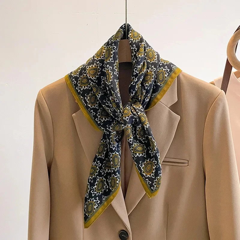 Variant cashew flower-dark green